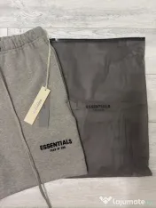 Pantaloni scurți Essentials