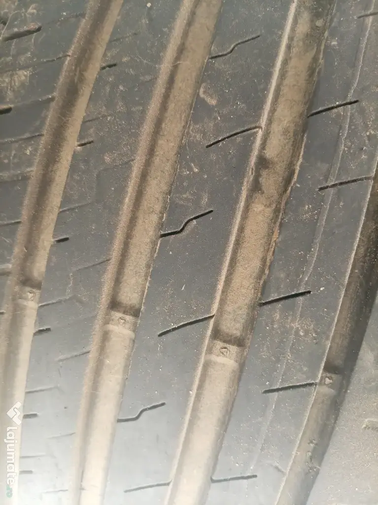 Vând 4 cauciucuri debica 205/55/R16