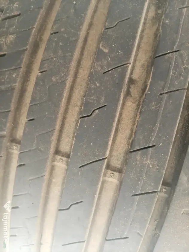 Vând 4 cauciucuri debica 205/55/R16