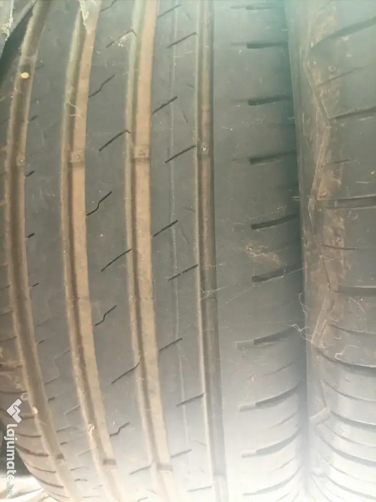 Vând 4 cauciucuri debica 205/55/R16