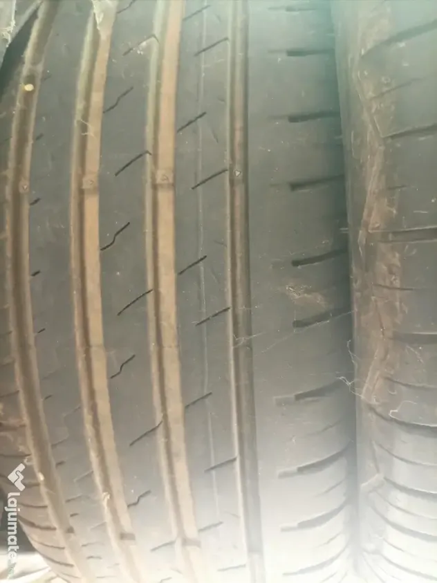 Vând 4 cauciucuri debica 205/55/R16
