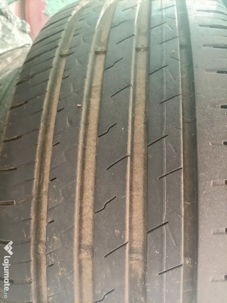 Vând 4 cauciucuri debica 205/55/R16