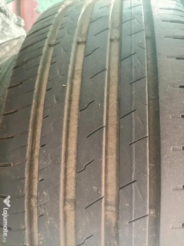 Vând 4 cauciucuri debica 205/55/R16