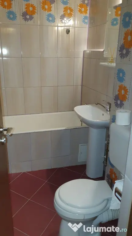 Aparatorii patriei turnu magurele etaj 5