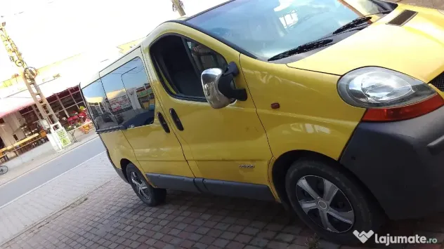 Vând Renault trafic