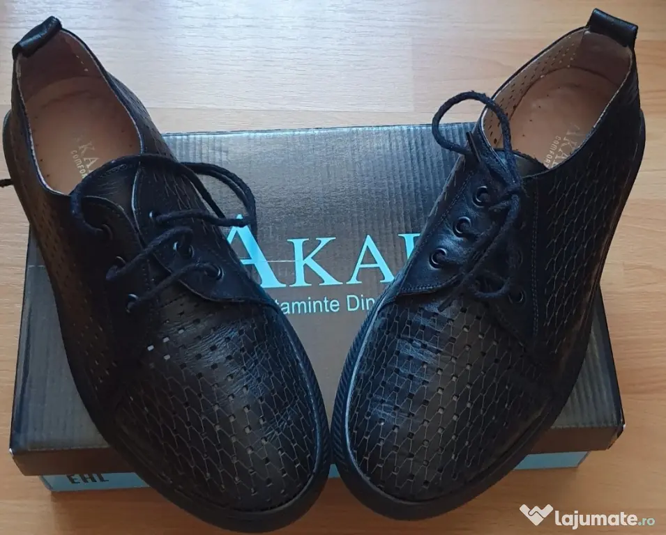 Pantofi negri din piele - Akadia