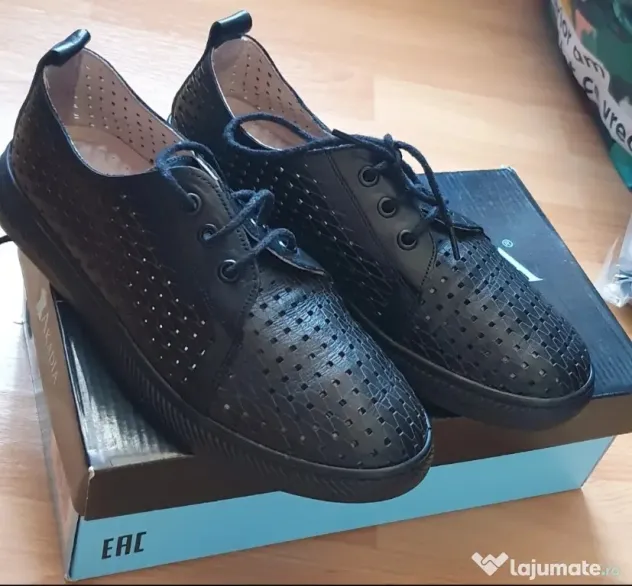 Pantofi negri din piele - Akadia