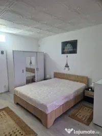 Închiriez garsonieră 
