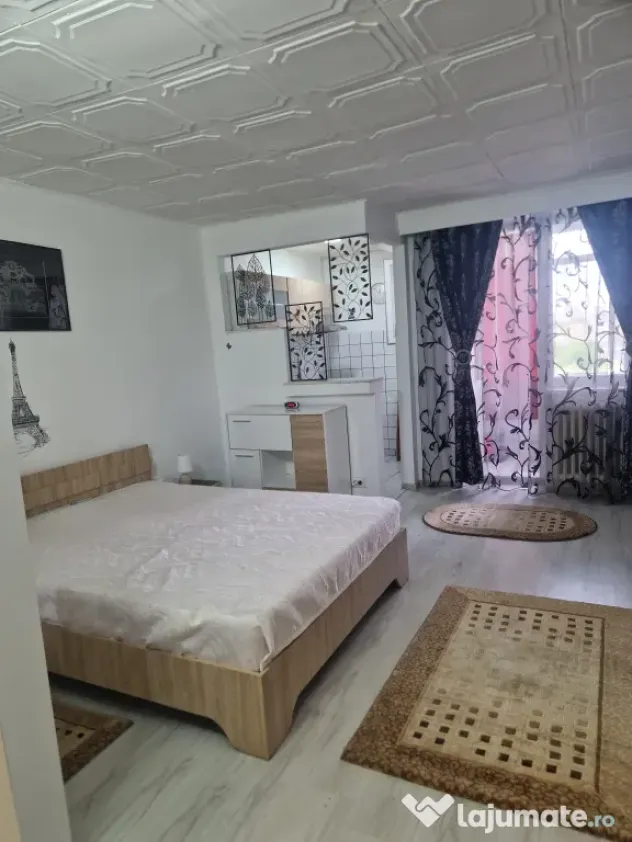 Închiriez garsonieră