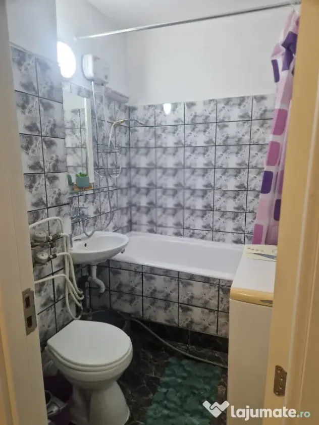 Închiriez garsonieră