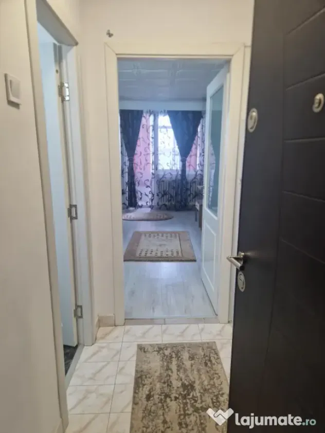 Închiriez garsonieră