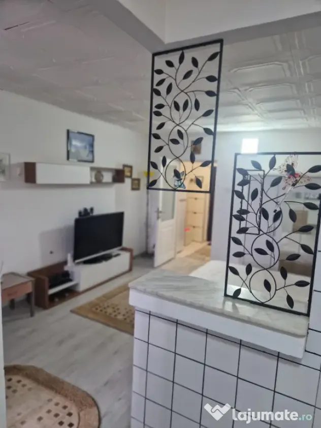 Închiriez garsonieră