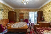 Casă tradițională cu teren de 1.995 mp în Jibert, | C...