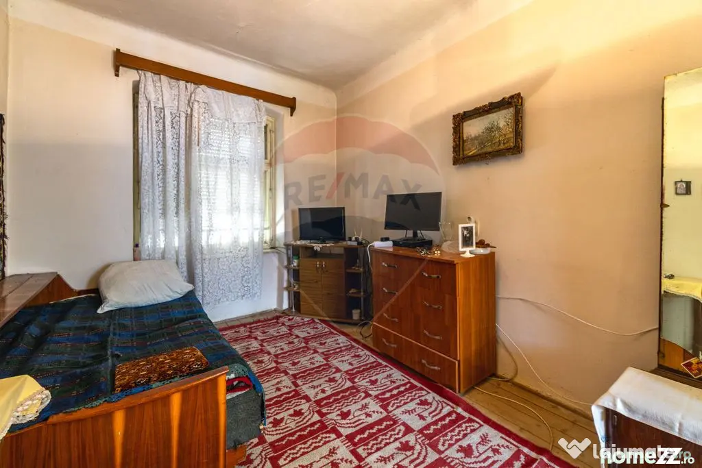 Casă tradițională cu teren de 1.995 mp în Jibert, | C...