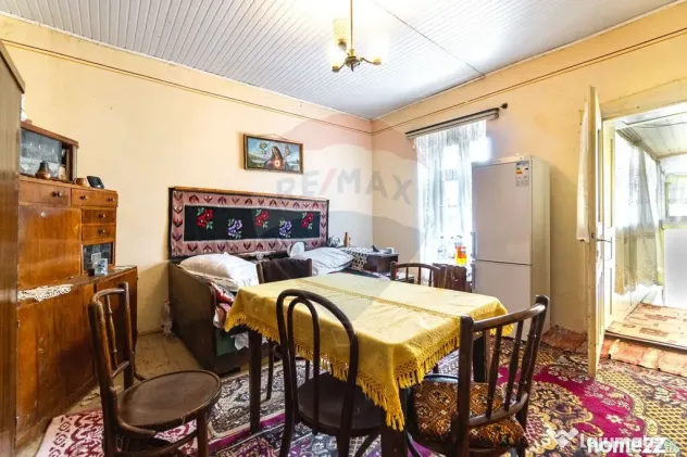 Casă tradițională cu teren de 1.995 mp în Jibert, | C...