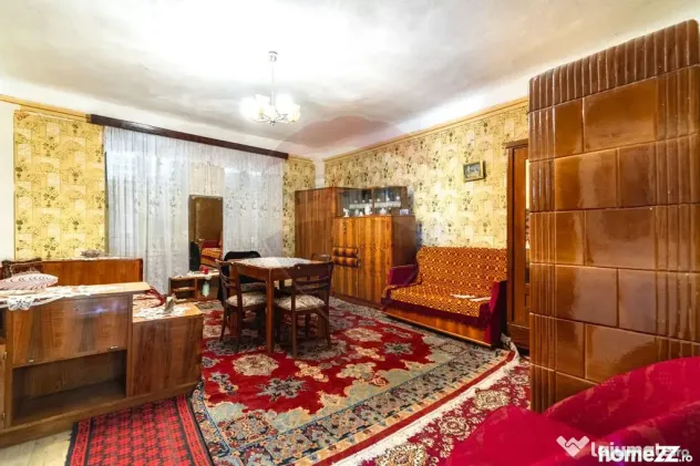 Casă tradițională cu teren de 1.995 mp în Jibert, | C...
