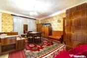 Casă tradițională cu teren de 1.995 mp în Jibert, | C...