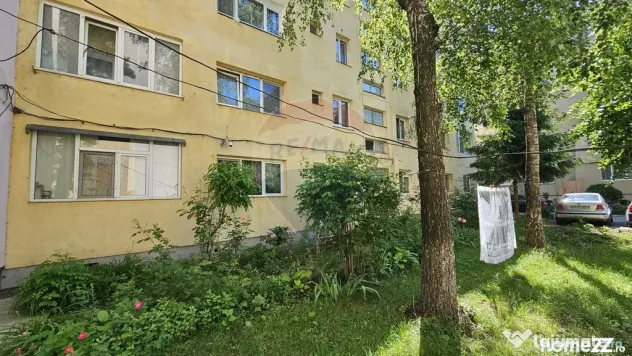 Apartament cu 2 camere, etaj 1 în zona George Enescu, Su...
