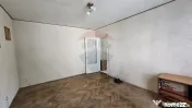 Apartament cu 2 camere, etaj 1 în zona George Enescu, Su...
