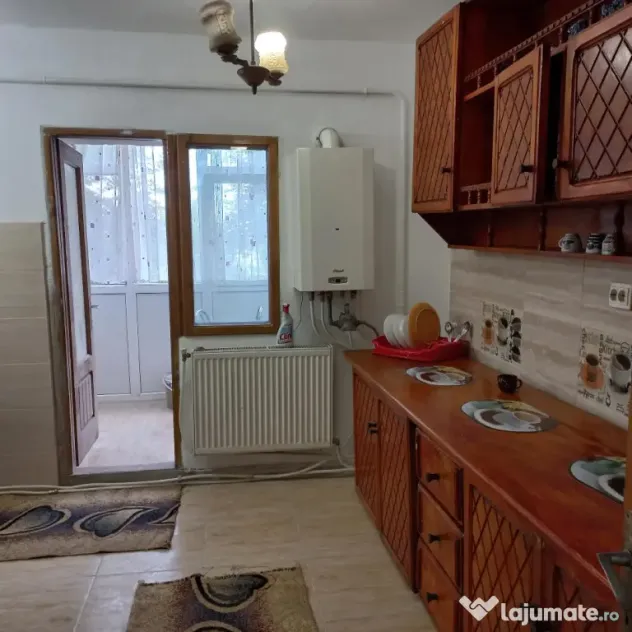 ÎNCHIRIEZ APARTAMENT 2 CAMERE
