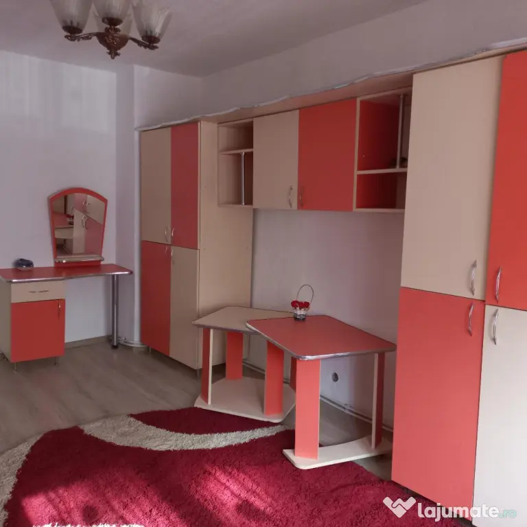 ÎNCHIRIEZ APARTAMENT 2 CAMERE