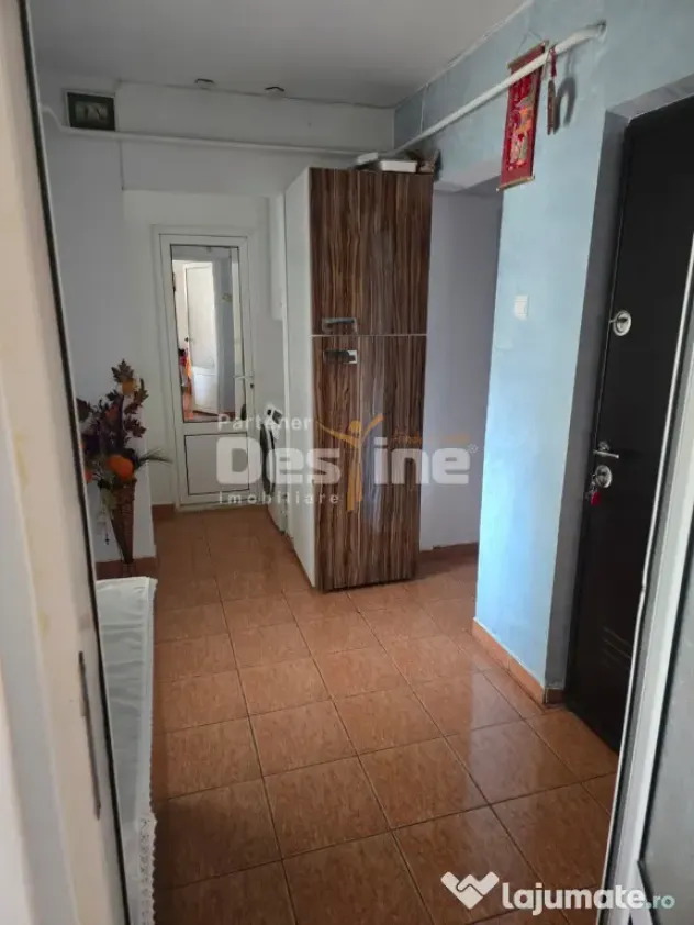 Apartament de vânzare | Zona TÂRGU CUCU | semidecomandat,