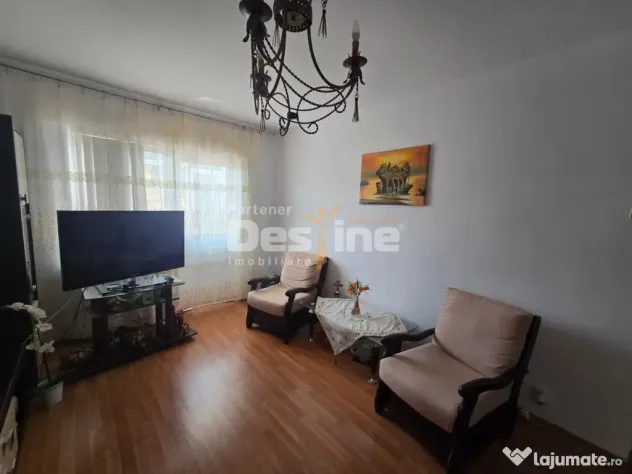 Apartament de vânzare | Zona TÂRGU CUCU | semidecomandat,