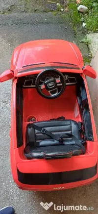 1. Mașinuța electrica AUDI Q5 