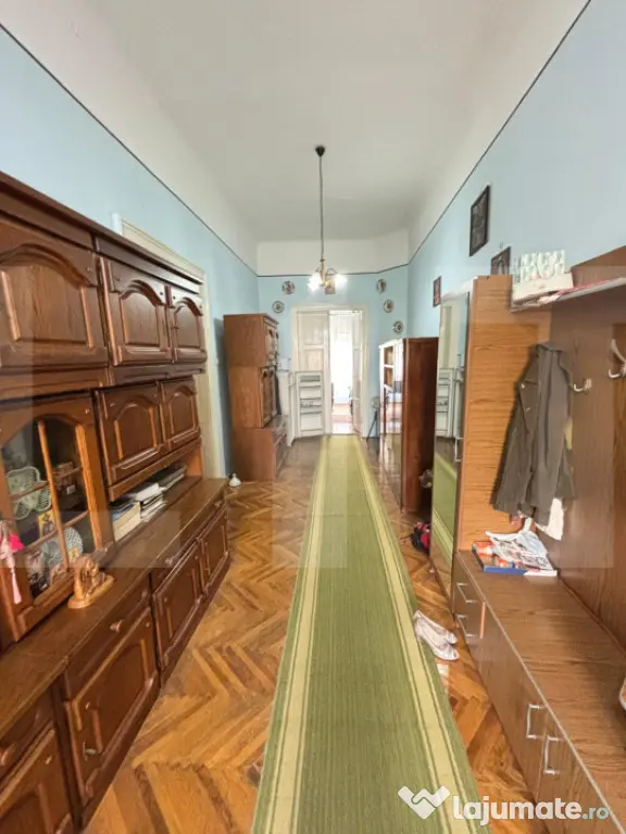 Apartament de patrimoniu în inima Aradului, 209 mp CF, Etaj