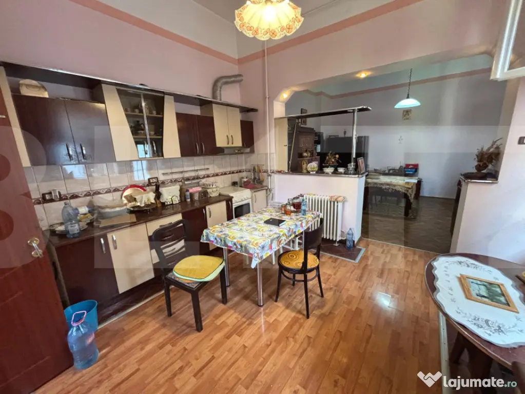 Apartament de patrimoniu în inima Aradului, 209 mp CF, Etaj