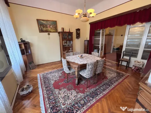 Apartament de patrimoniu în inima Aradului, 209 mp CF, Etaj