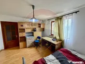 Casă / Vilă cu 4 camere de vânzare 