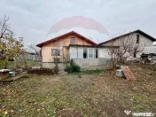 Casă / Vilă cu 4 camere de vânzare 