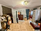 Casă / Vilă cu 4 camere de vânzare 