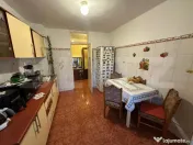 Apartamnet 3 camere decomandat, zona Liceul Bibescu