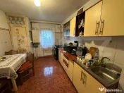 Apartamnet 3 camere decomandat, zona Liceul Bibescu