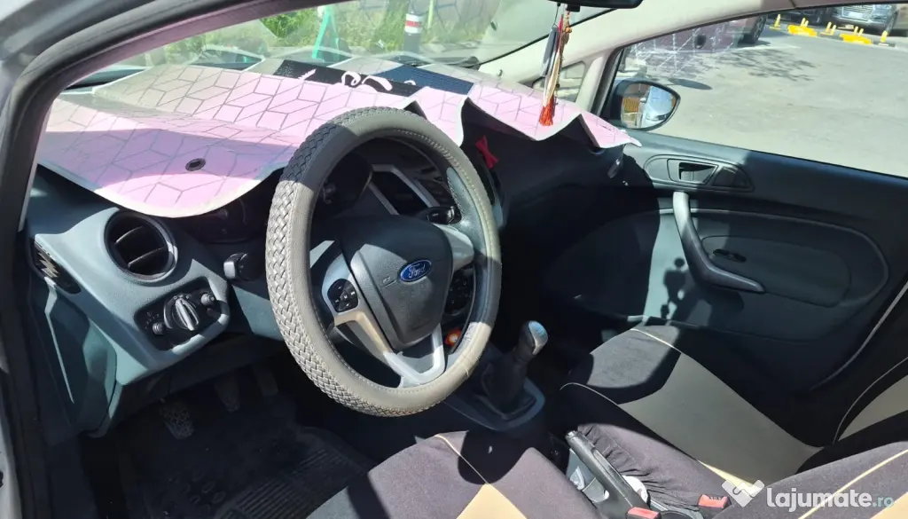 Vând Ford Fiesta VI, motor 1.25 benzina, 82 CP