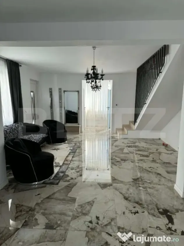 Duplex cu 4 camere, de vanzare in Bucovat!