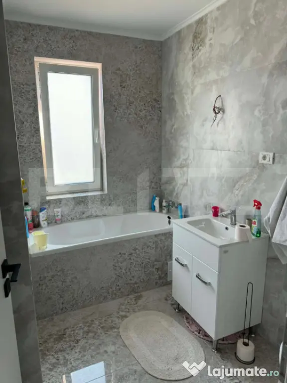 Duplex cu 4 camere, de vanzare in Bucovat!