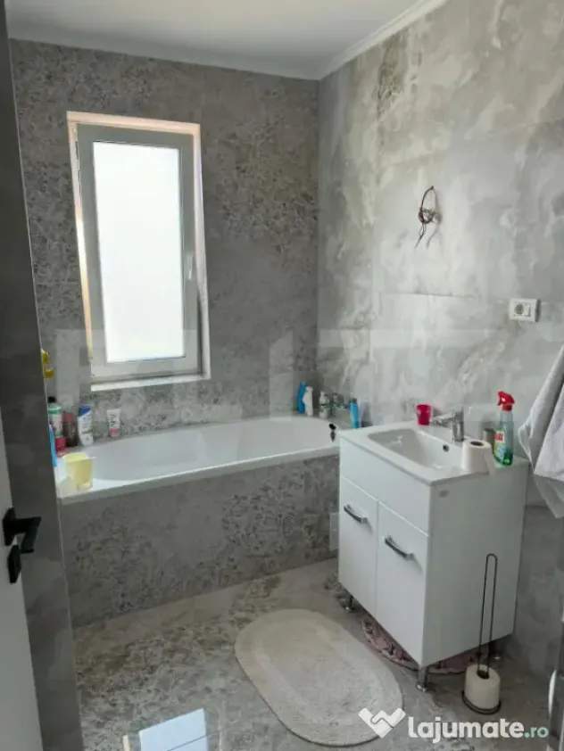 Duplex cu 4 camere, de vanzare in Bucovat!