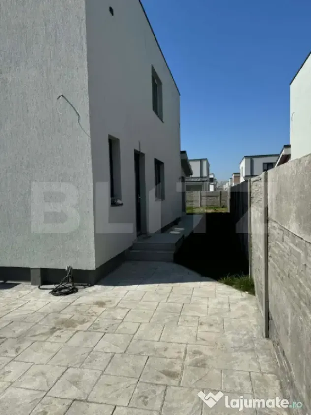 Duplex cu 4 camere, de vanzare in Bucovat!