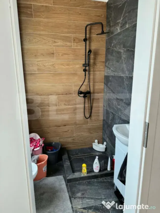 Duplex cu 4 camere, de vanzare in Bucovat!