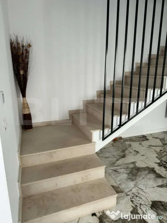 Duplex cu 4 camere, de vanzare in Bucovat!