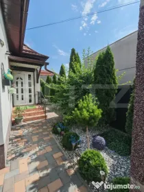 Casă complet renovată, 104 mp – acces din două străzi,