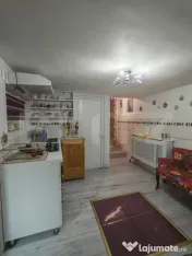 Casă complet renovată, 104 mp – acces din două străzi, 