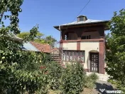 Casă P+M + cladire anexă + teren 1129 mp 
