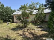 Casă P+M + cladire anexă + teren 1129 mp 