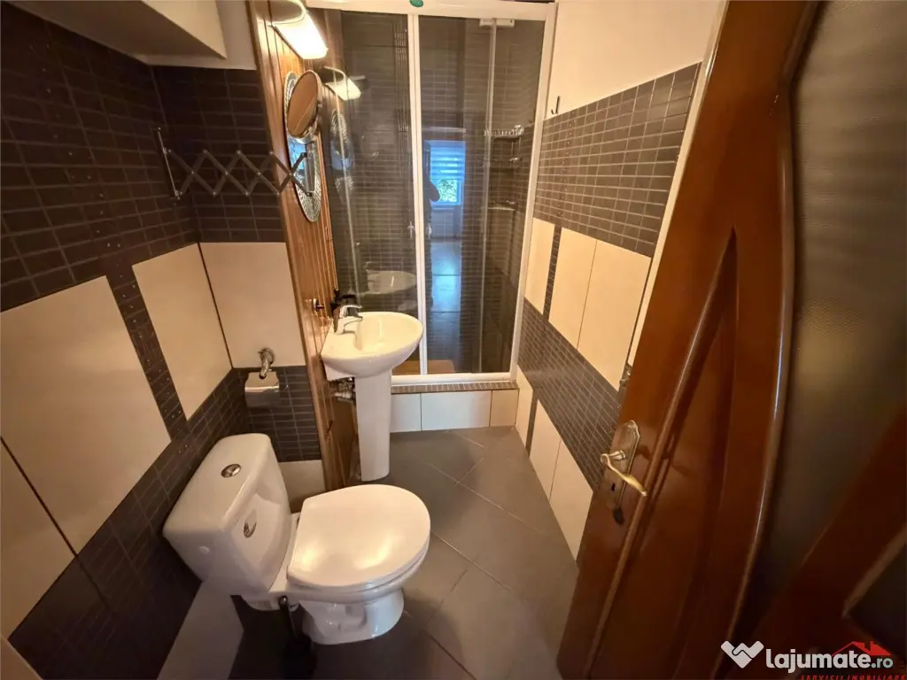 Apartament 4 camere,mobilat si utilat,etaj 3, zona Pompieri
