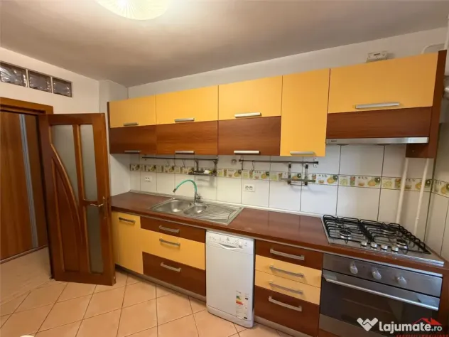 Apartament 4 camere,mobilat si utilat,etaj 3, zona Pompieri