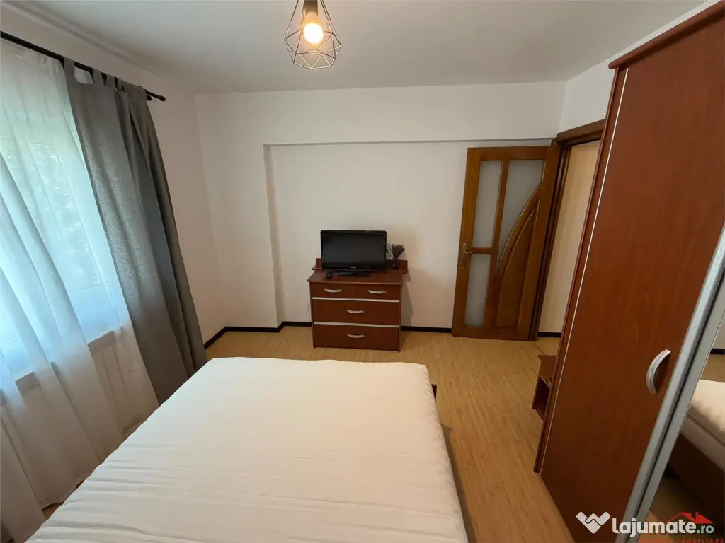 Apartament 4 camere,mobilat si utilat,etaj 3, zona Pompieri